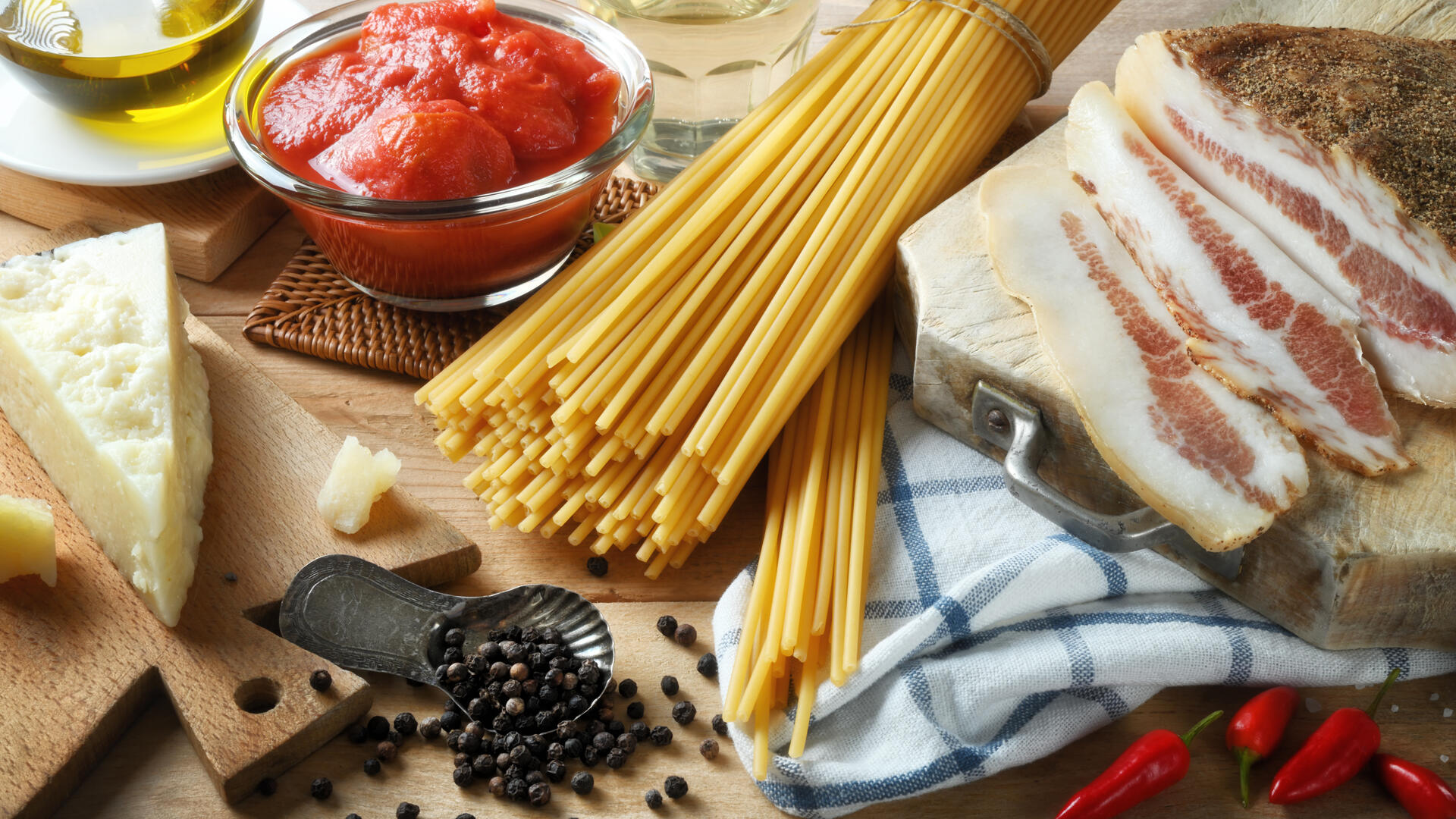 Classic pasta all'Amatriciana ingredients